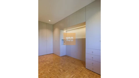 Apartamento T3 para Venda em Aldoar, Foz do Douro e Nevogilde