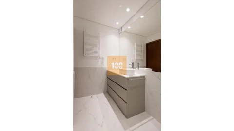 Apartamento T3 para Venda em Aldoar, Foz do Douro e Nevogilde