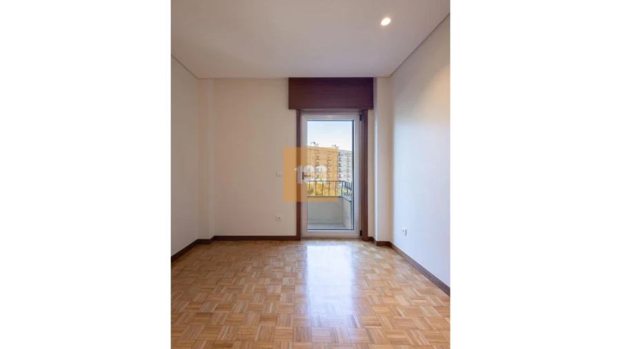 Apartamento T3 para Venda em Aldoar, Foz do Douro e Nevogilde Foto 13