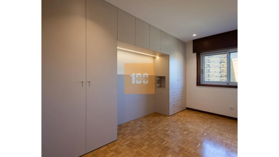 Apartamento T3 para Venda em Aldoar, Foz do Douro e Nevogilde Foto 18