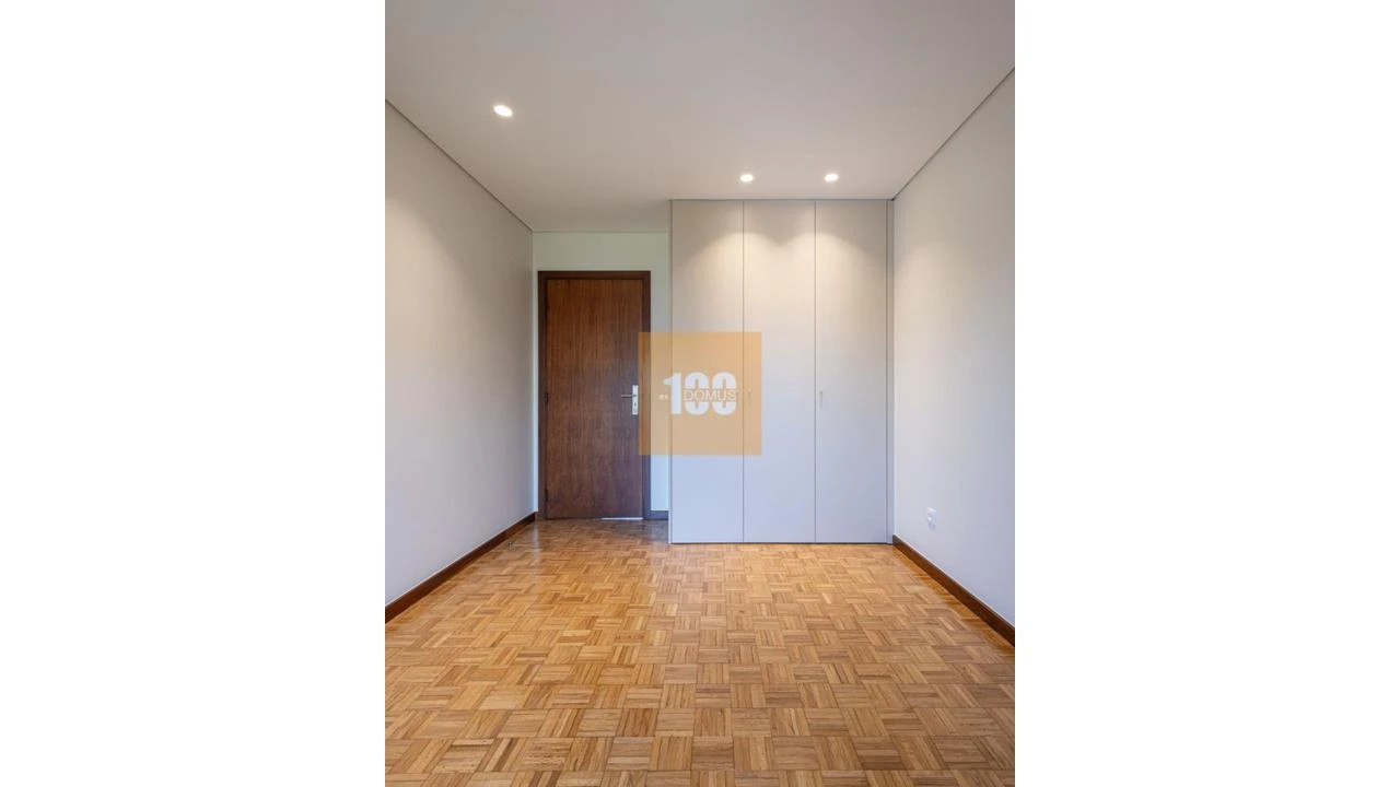 Apartamento T3 para Venda em Aldoar, Foz do Douro e Nevogilde Foto 11