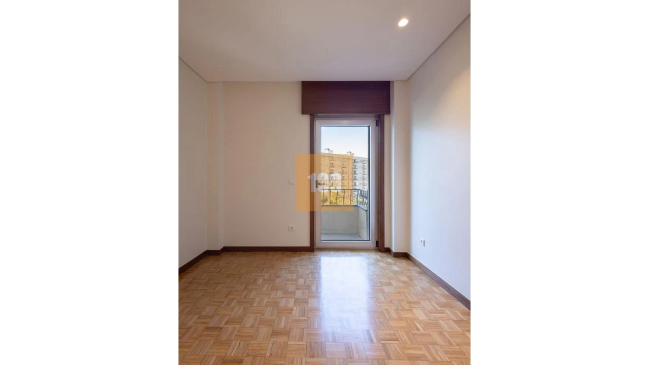 Apartamento T3 para Venda em Aldoar, Foz do Douro e Nevogilde Foto 13