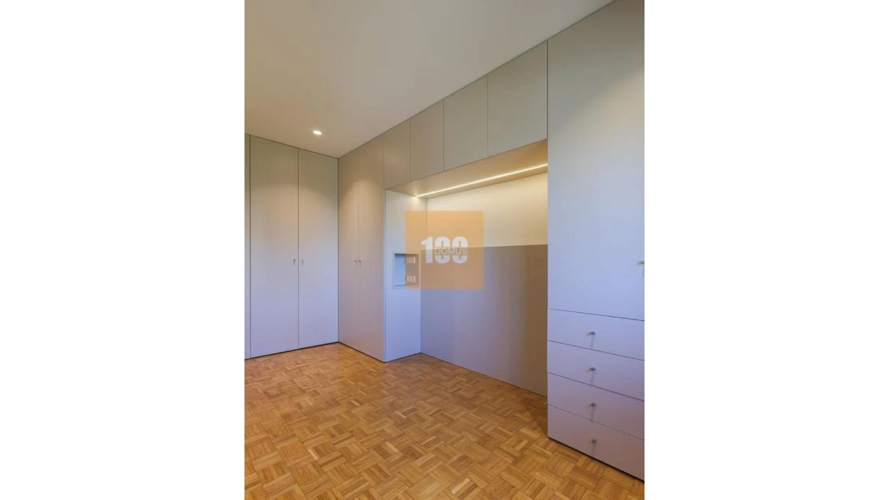 Apartamento T3 para Venda em Aldoar, Foz do Douro e Nevogilde Foto 17