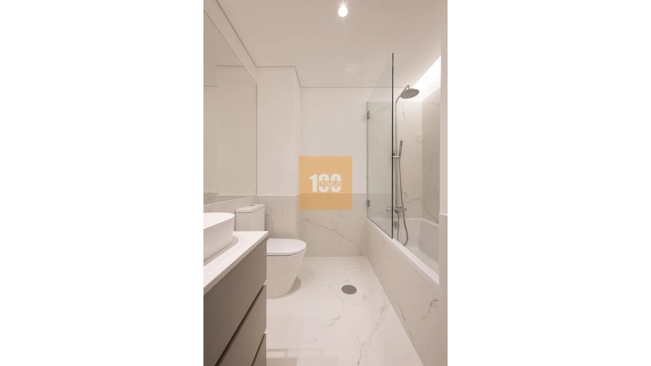 Apartamento T3 para Venda em Aldoar, Foz do Douro e Nevogilde Foto 27