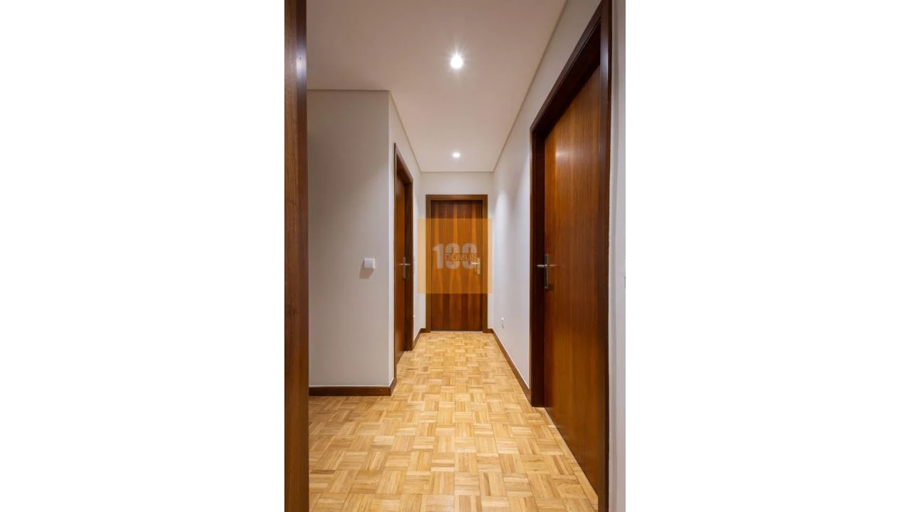 Apartamento T3 para Venda em Aldoar, Foz do Douro e Nevogilde Foto 26