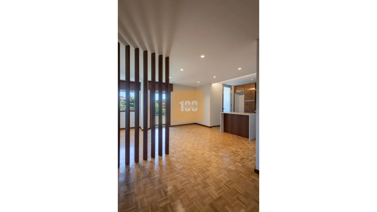Apartamento T3 para Venda em Aldoar, Foz do Douro e Nevogilde Foto 2