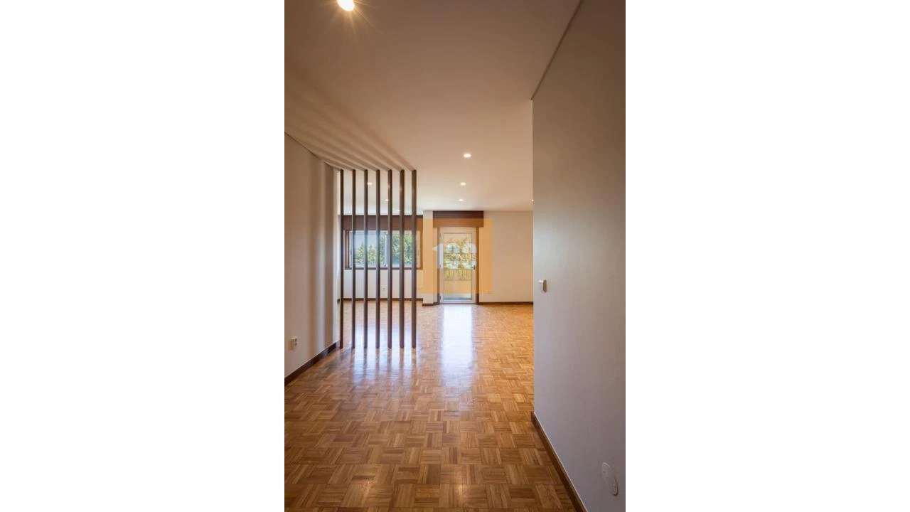Apartamento T3 para Venda em Aldoar, Foz do Douro e Nevogilde Foto 1