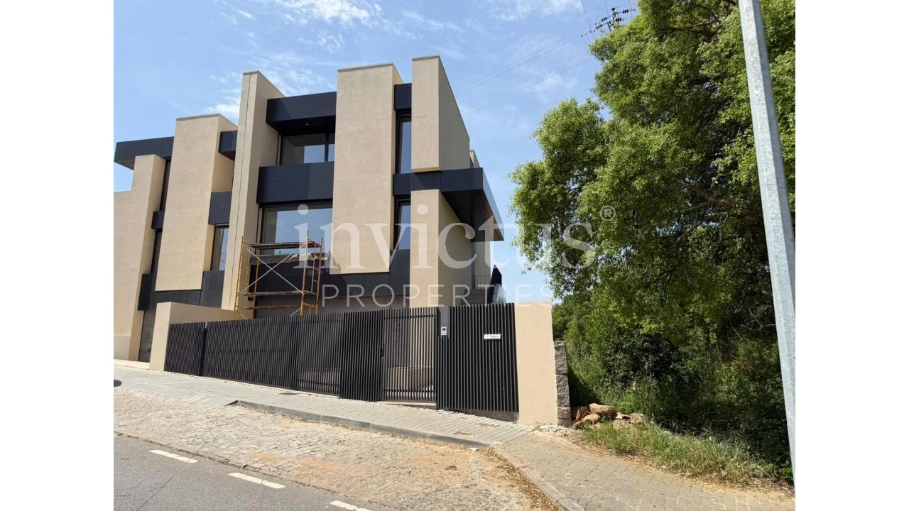 Moradia T3 para Venda em Fânzeres e São Pedro da Cova Foto 2