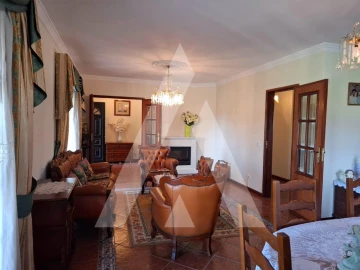 Moradia T3 para Venda em Oiã