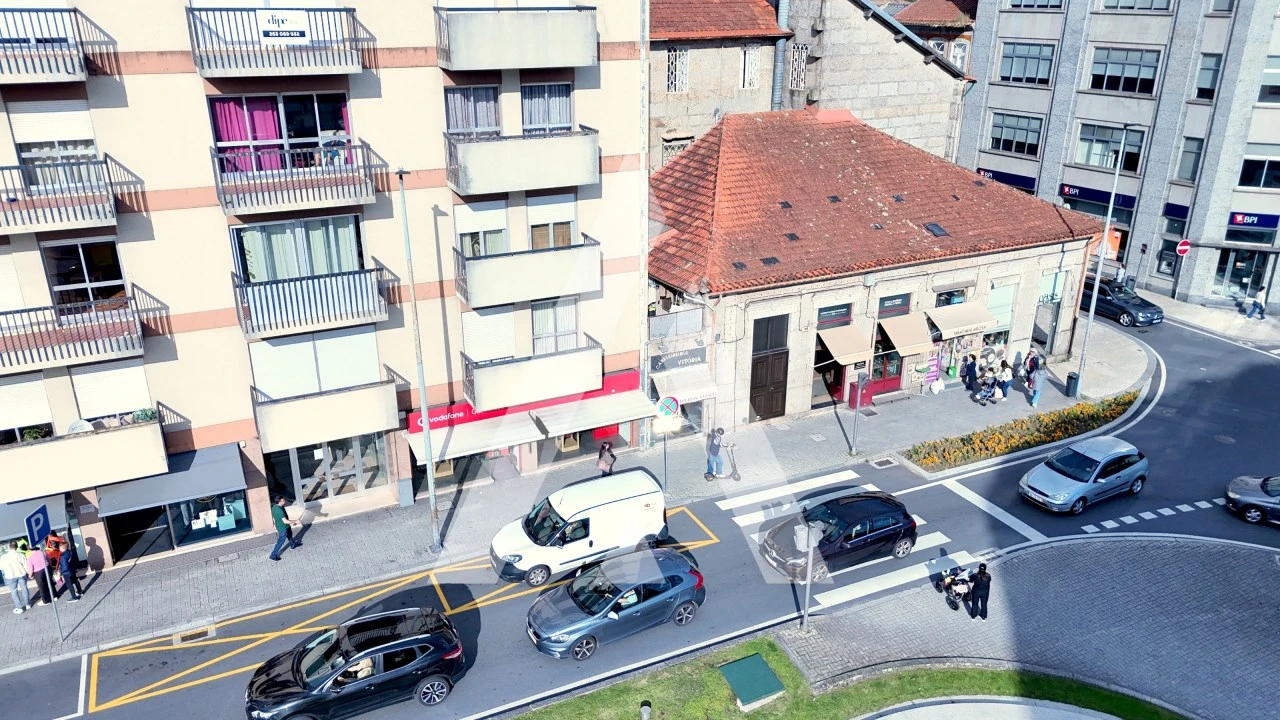 Loja para Arrendamento em Oliveira, São Paio e São Sebastião Foto 10