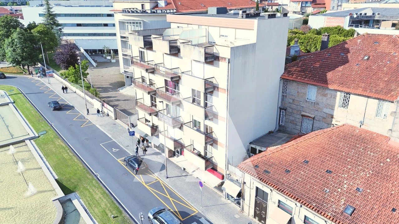 Loja para Arrendamento em Oliveira, São Paio e São Sebastião Foto 12