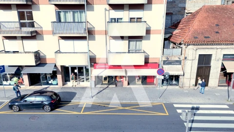 Loja para Arrendamento em Oliveira, São Paio e São Sebastião