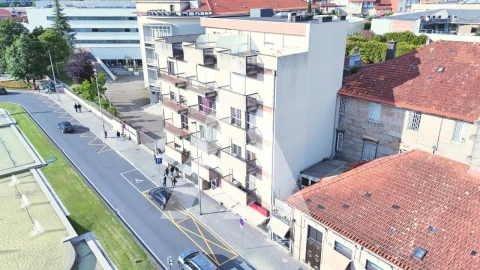 Loja para Arrendamento em Oliveira, São Paio e São Sebastião