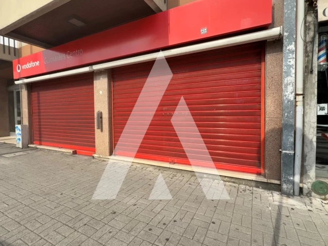 Loja para Arrendamento em Oliveira, São Paio e São Sebastião Foto 4