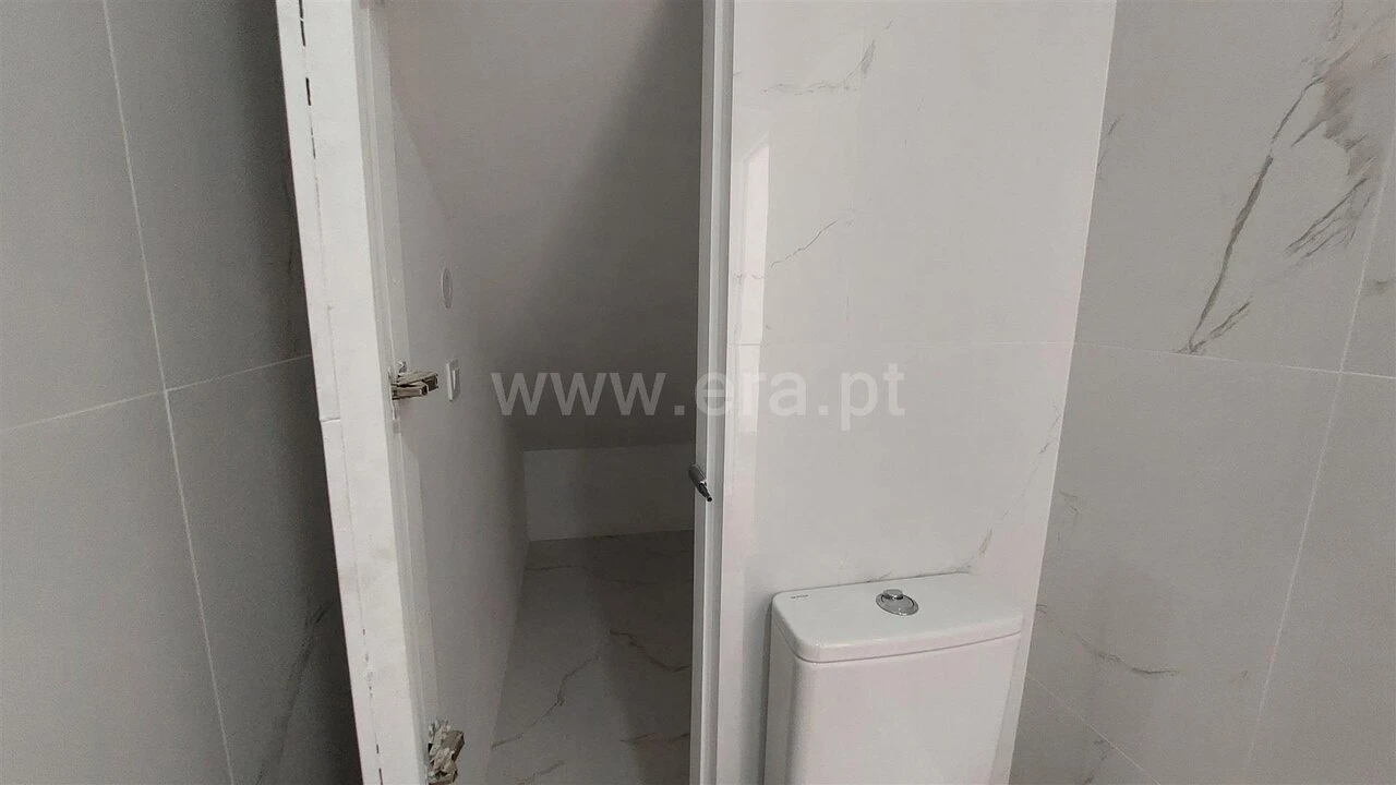 Moradia T3 para Venda em São Felix da Marinha Foto 19