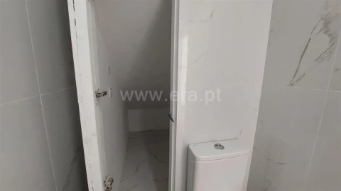 Moradia T3 para Venda em São Felix da Marinha