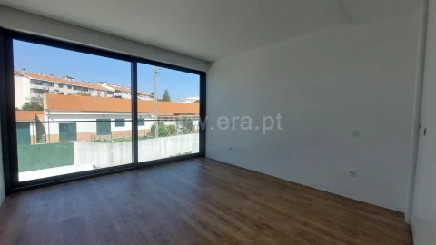 Moradia T3 para Venda em São Felix da Marinha