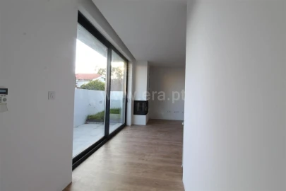 Moradia T3 para Venda em São Felix da Marinha