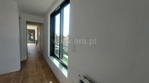 Moradia T3 para Venda em São Felix da Marinha