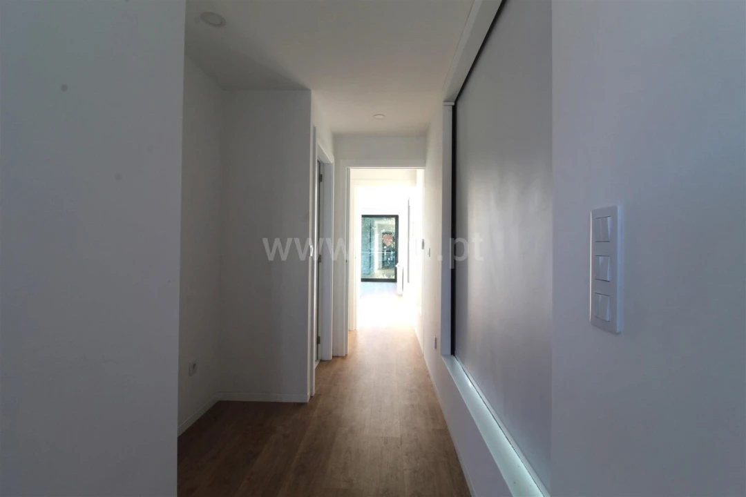 Moradia T3 para Venda em São Felix da Marinha Foto 10