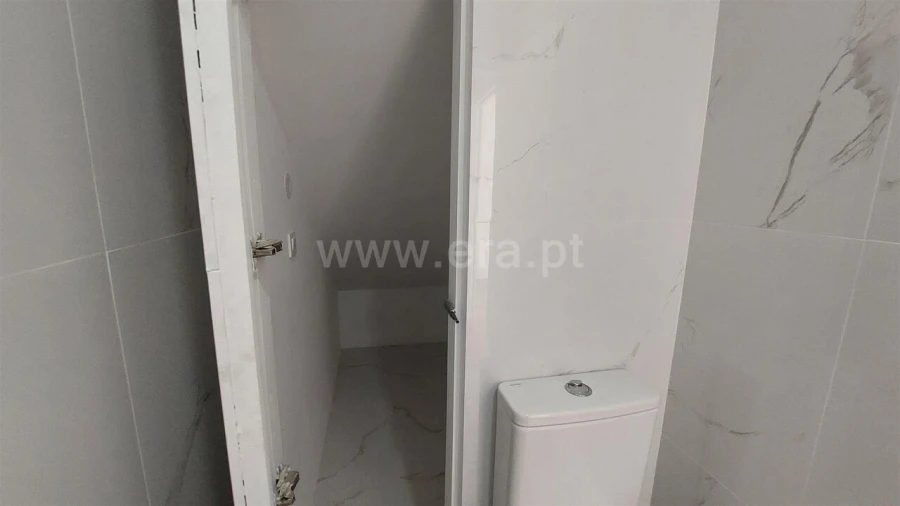 Moradia T3 para Venda em São Felix da Marinha Foto 19