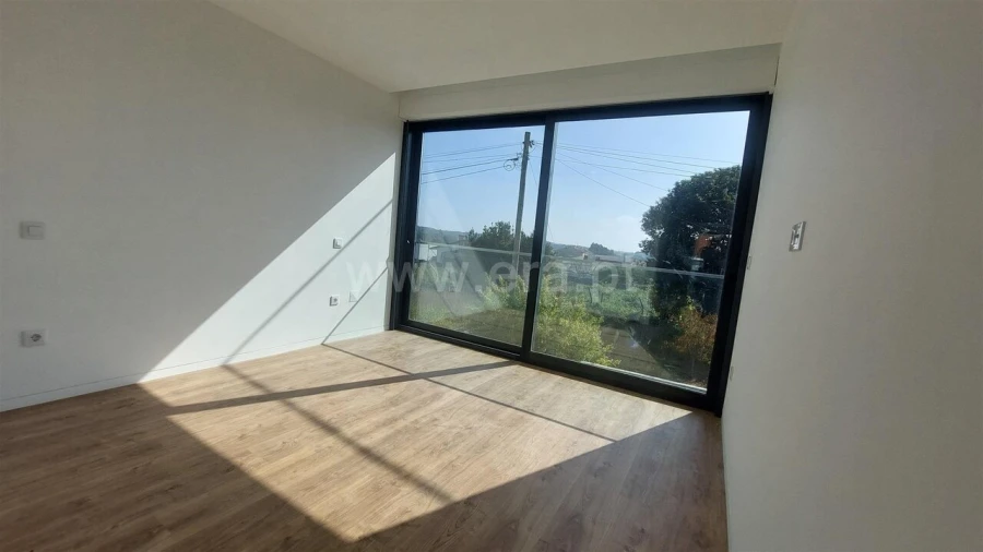 Moradia T3 para Venda em São Felix da Marinha Foto 12