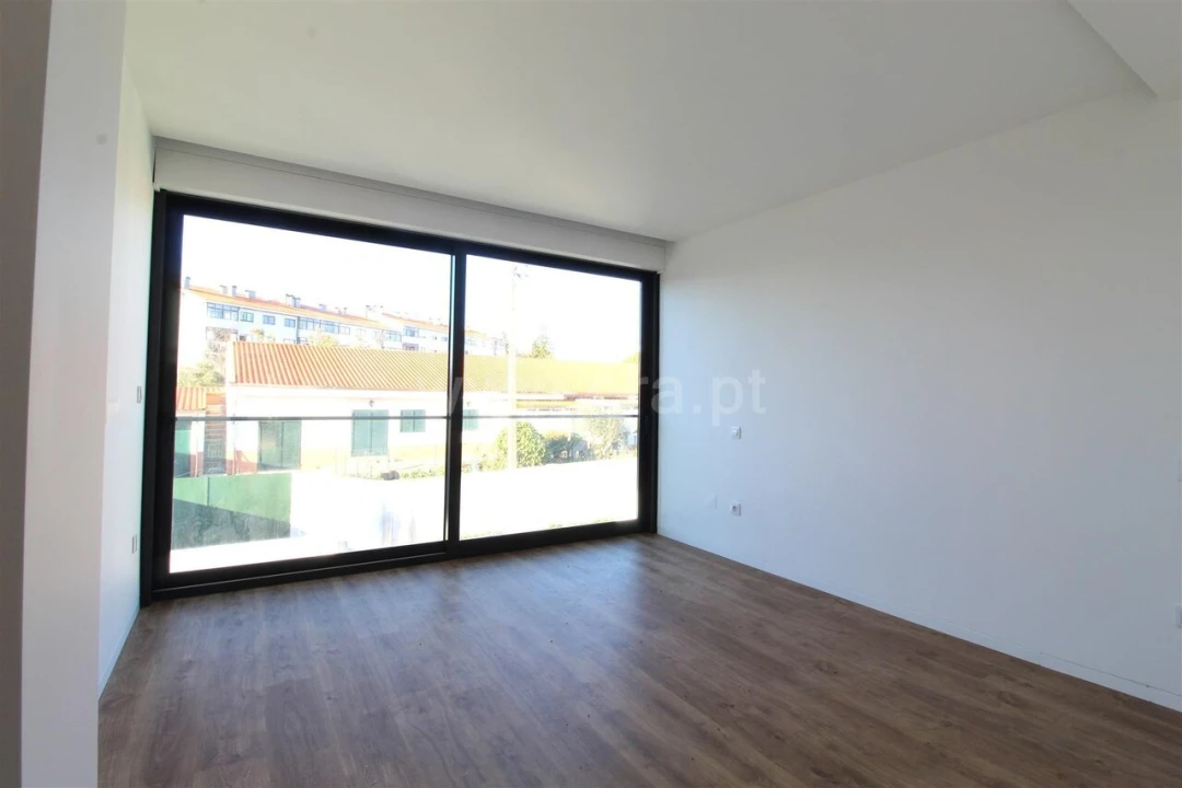 Moradia T3 para Venda em São Felix da Marinha Foto 8