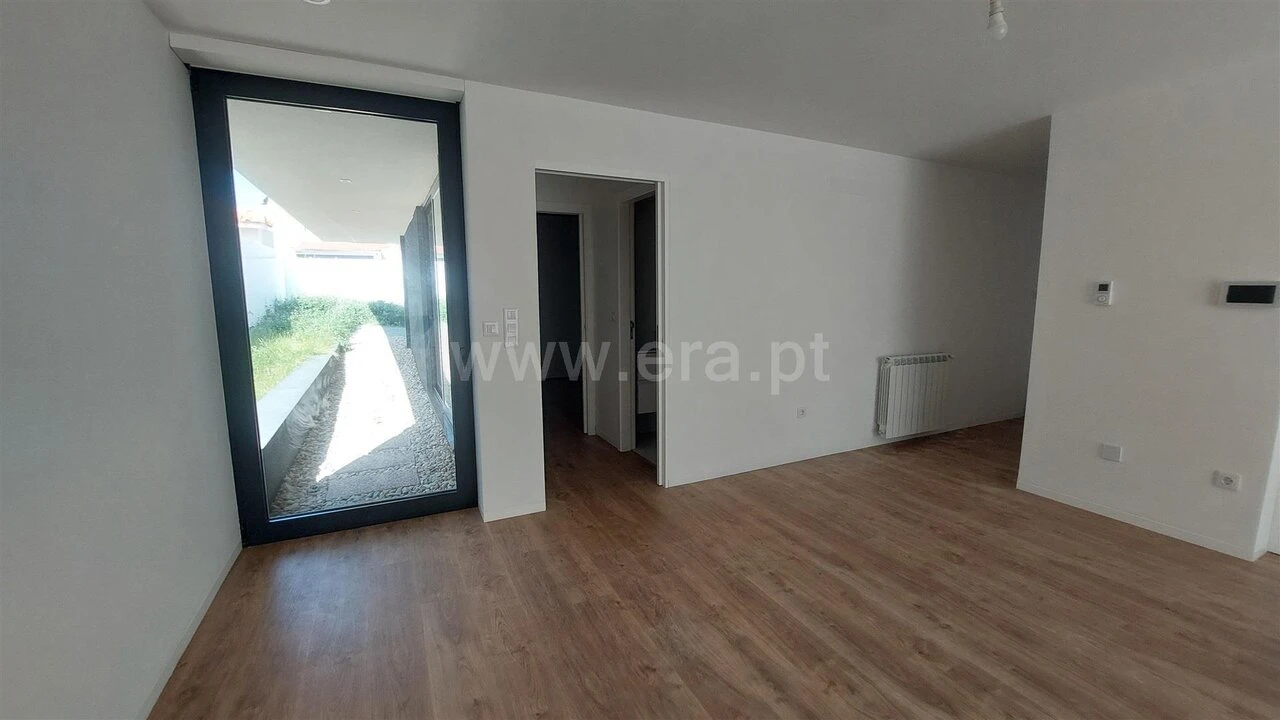 Moradia T3 para Venda em São Felix da Marinha Foto 18
