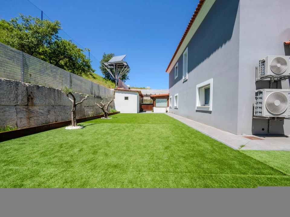 Moradia T4 para Venda em Maceira Foto 36