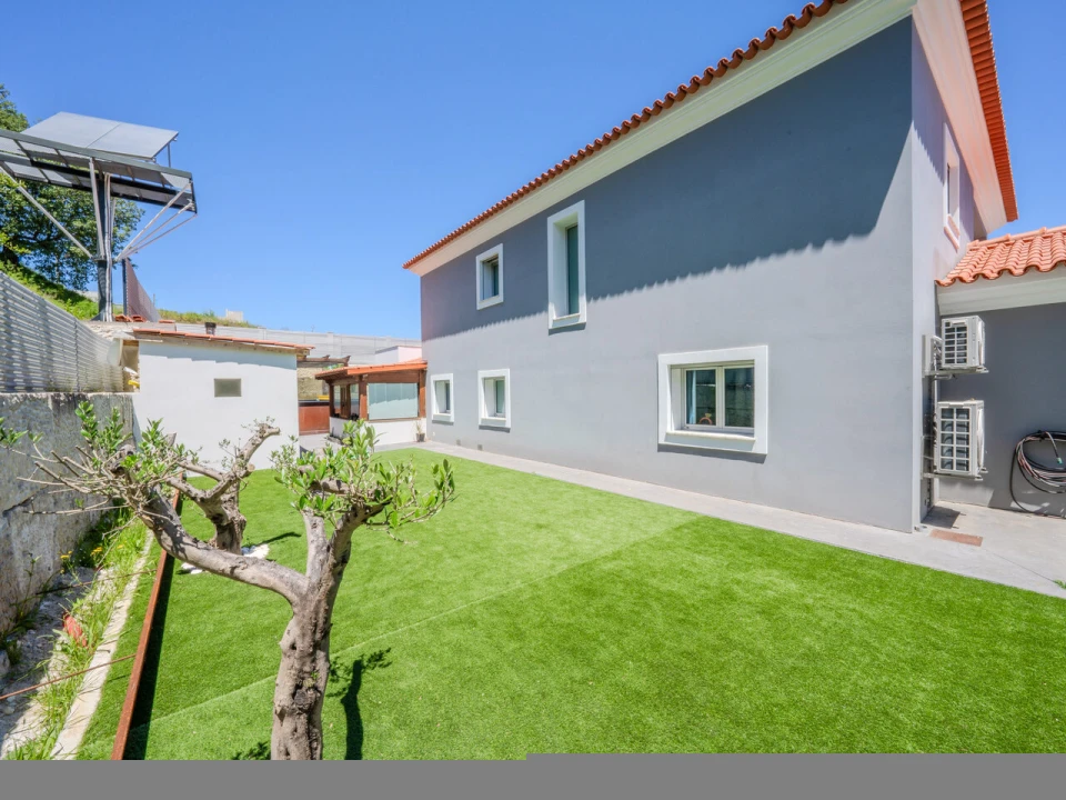 Moradia T4 para Venda em Maceira Foto 27