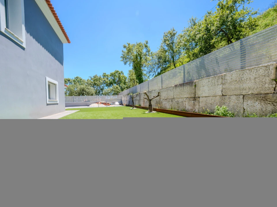 Moradia T4 para Venda em Maceira Foto 48