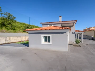 Moradia T4 para Venda em Maceira