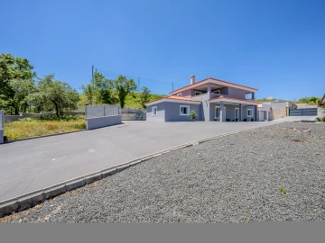 Moradia T4 para Venda em Maceira
