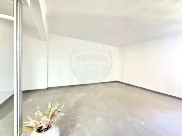 Loja para Venda em Vialonga