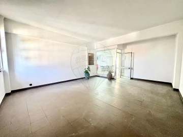 Loja para Venda em Vialonga