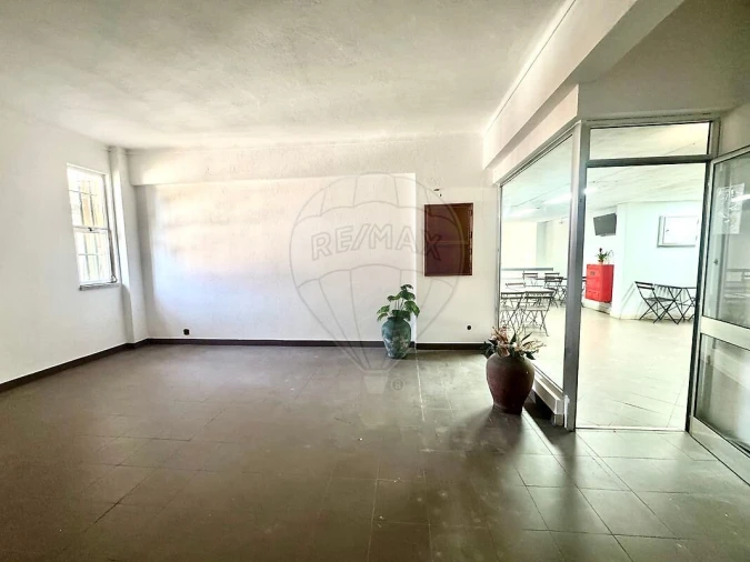 Loja para Venda em Vialonga Foto 5