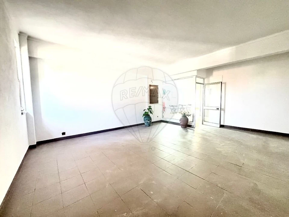 Loja para Venda em Vialonga Foto 2