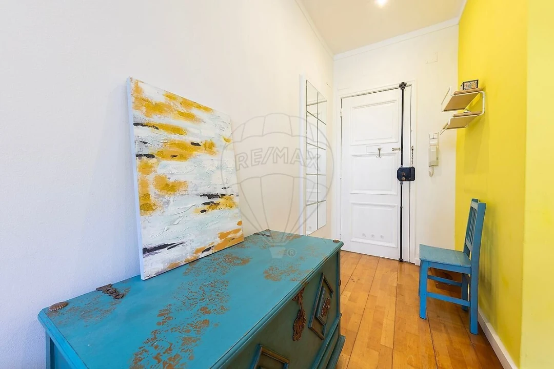 Apartamento T1 para Venda em Alvalade Foto 1