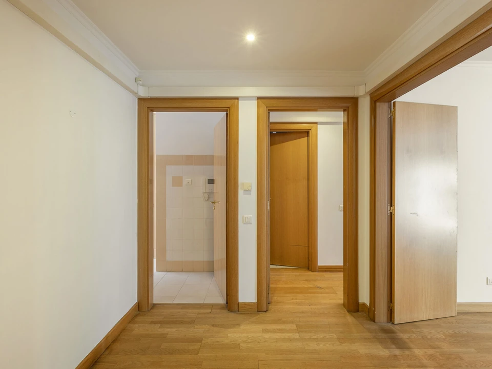 Apartamento T3 para Venda em Campolide Foto 7