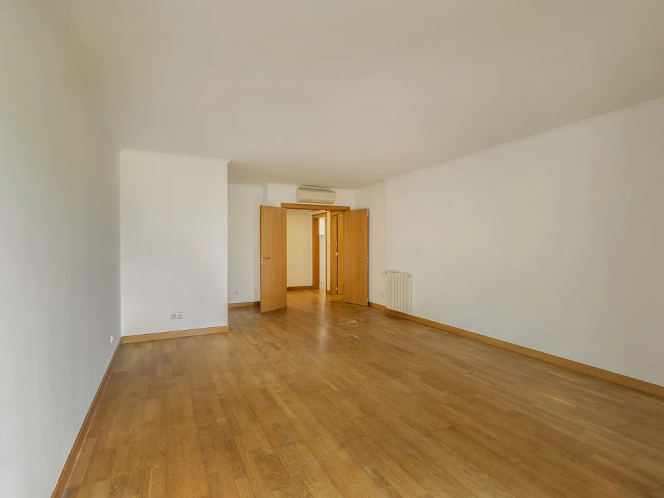 Apartamento T3 para Venda em Campolide Foto 5