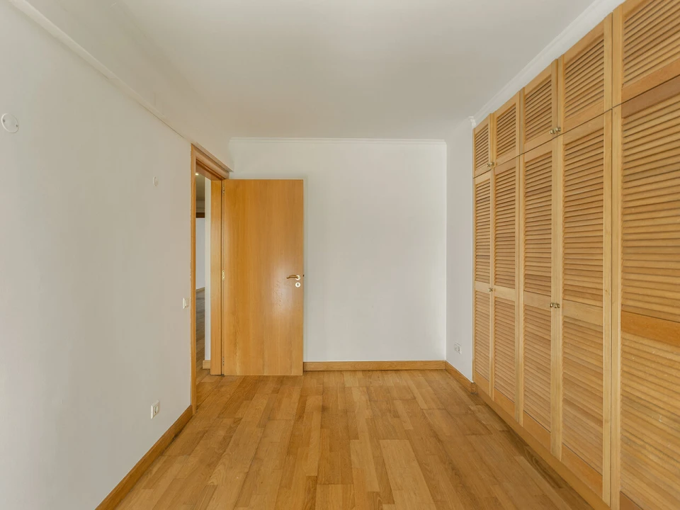 Apartamento T3 para Venda em Campolide Foto 26