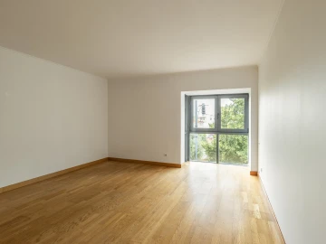 Apartamento T3 para Venda em Campolide