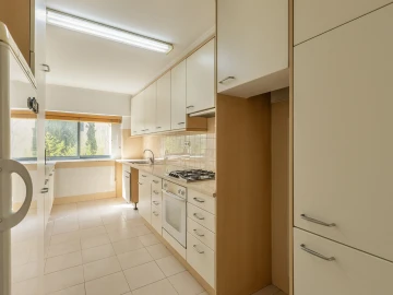 Apartamento T3 para Venda em Campolide