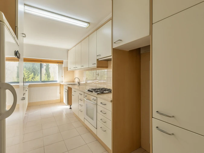 Apartamento T3 para Venda em Campolide Foto 12