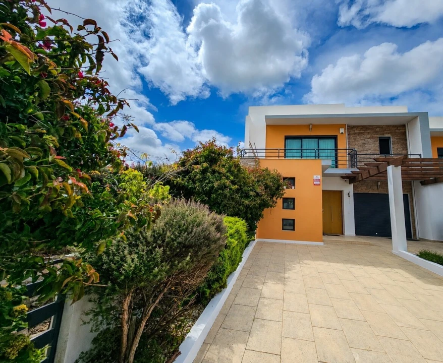 Moradia T3 para Venda em Ericeira Foto 1
