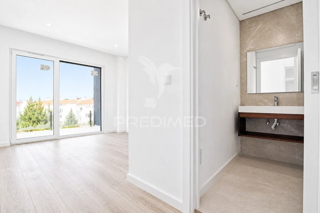 Apartamento T2 para Venda em Charneca de Caparica e Sobreda Foto 10
