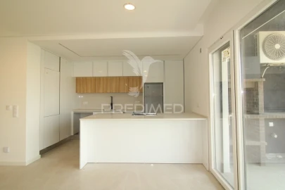 Apartamento T2 para Venda em Charneca de Caparica e Sobreda