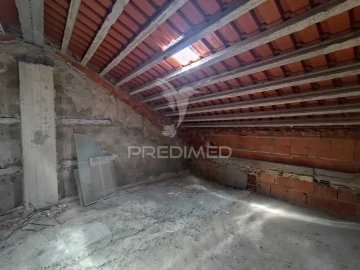 Moradia T2 para Venda em Charneca de Caparica e Sobreda