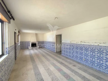 Moradia T2 para Venda em Charneca de Caparica e Sobreda