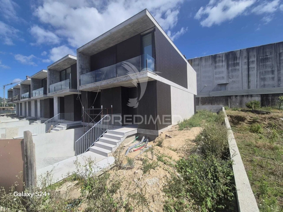 Moradia T3 para Venda em Merelim (São Pedro) e Frossos Foto 2